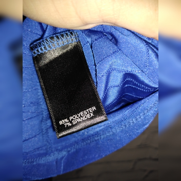 Avenue stretch blue indigo textured plus side top. - Picture 4 of 8